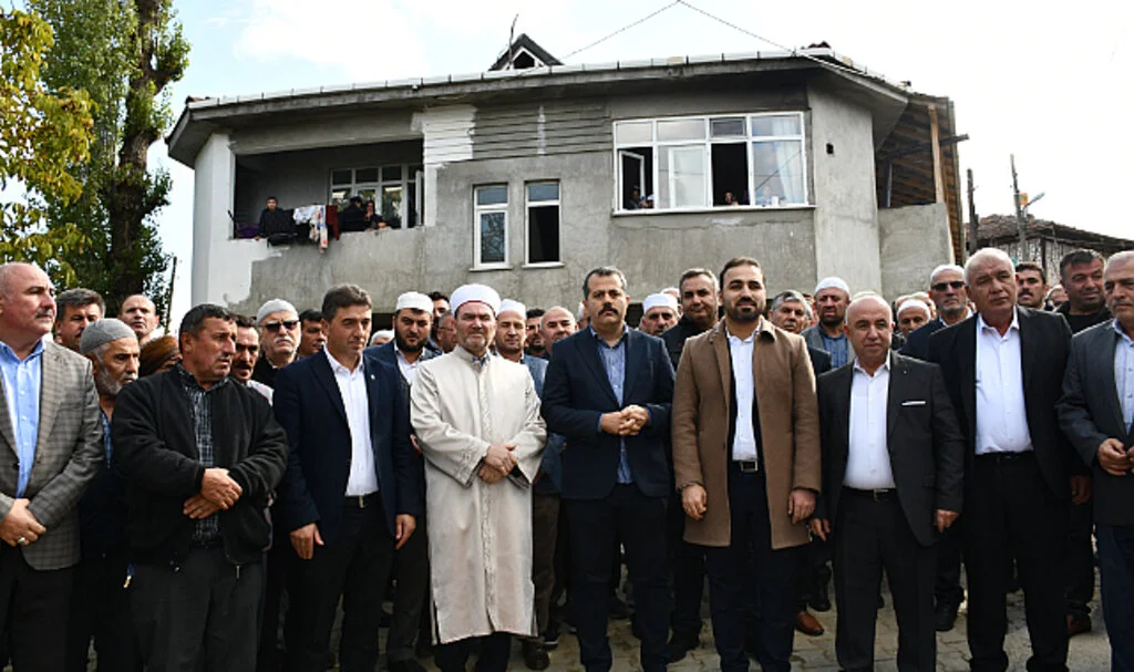 Vezirköprü'de Bekir Hafız Camisi İbadete Açıldı
