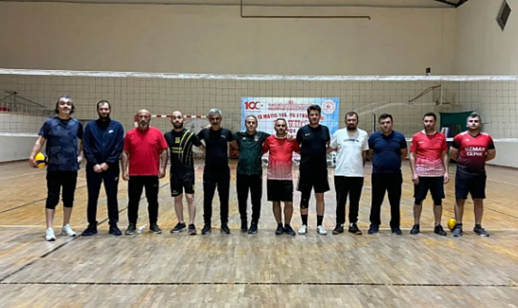 Vezirköprü’de Voleybol Turnuvasında Heyecan Sürüyor