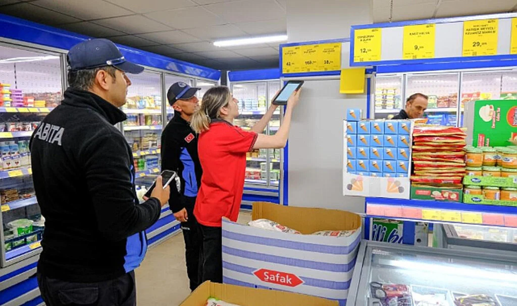 Zabıtadan Terme'deki Marketlerde Sıkı Denetim