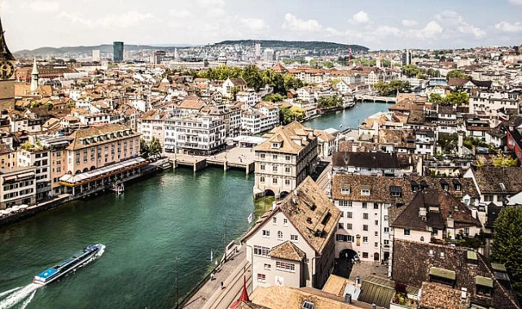 Zürich: Alp'lerin Kalbinde Bir Dünya Şehri