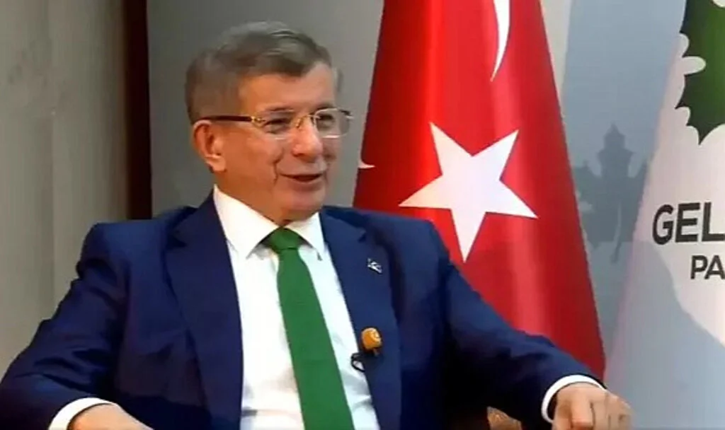 Ahmet Davutoğlu’nun "Kürdistan Bölgesi" Sözü Tepki Çekti
