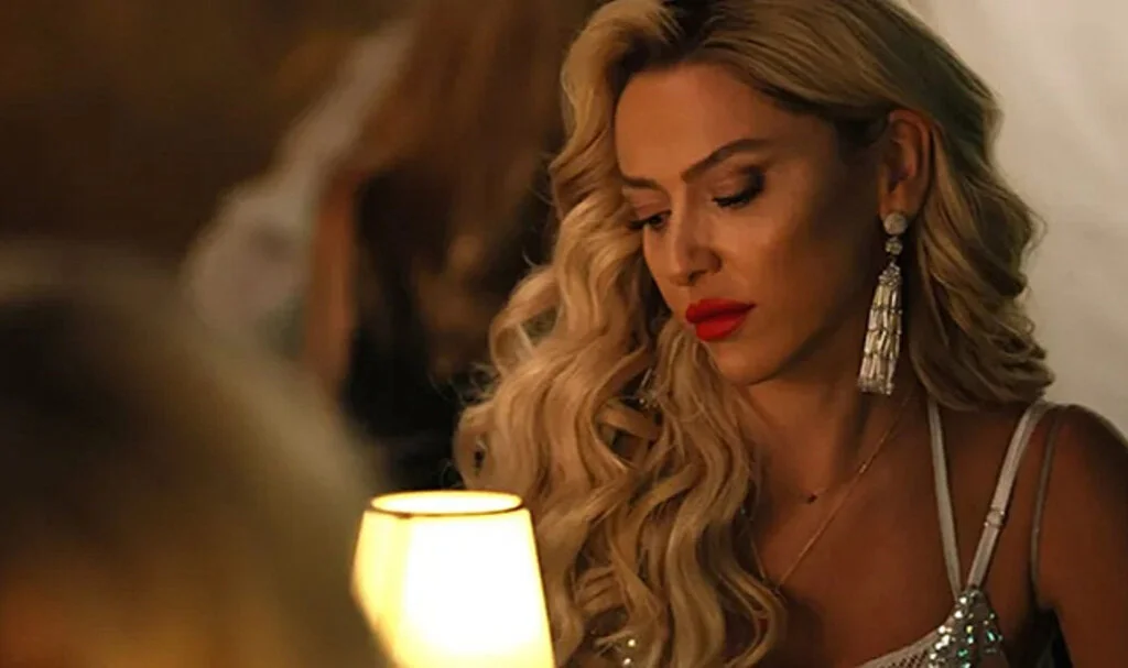 Ahmet Hakan'dan Hadise'ye Sert Oyunculuk Eleştirisi!