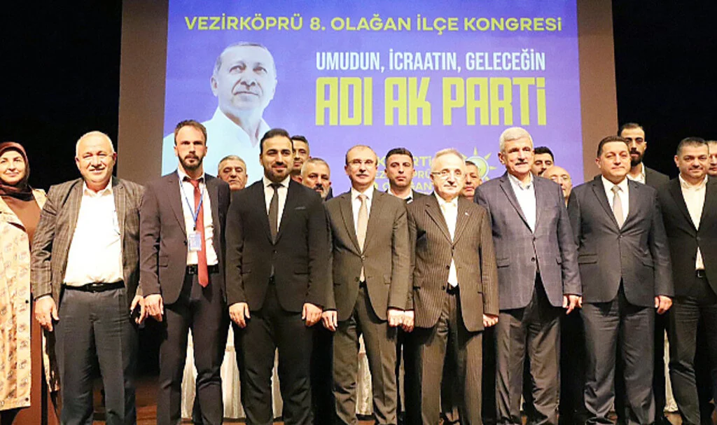 AK Parti Vezirköprü Kongresi'nde Çamurcu Güven Tazeledi