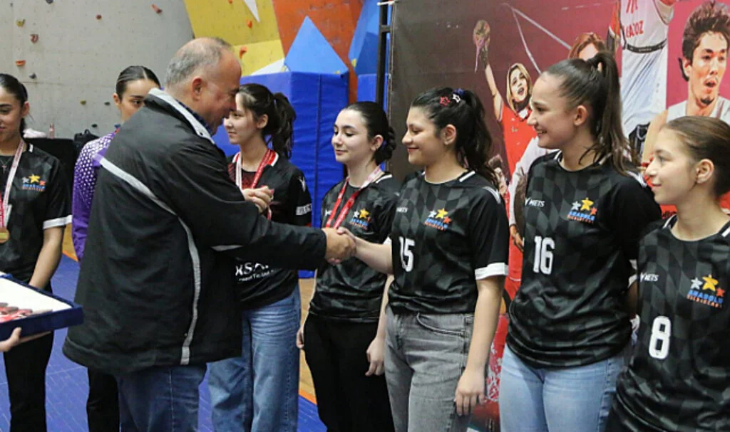 Atakum Belediyespor Hentbol İl Birinciliği’nde Çifte Zafer