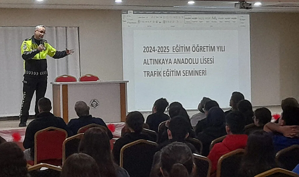 Bafra'da 150 Öğrenciye Trafik Güvenliği Anlatıldı