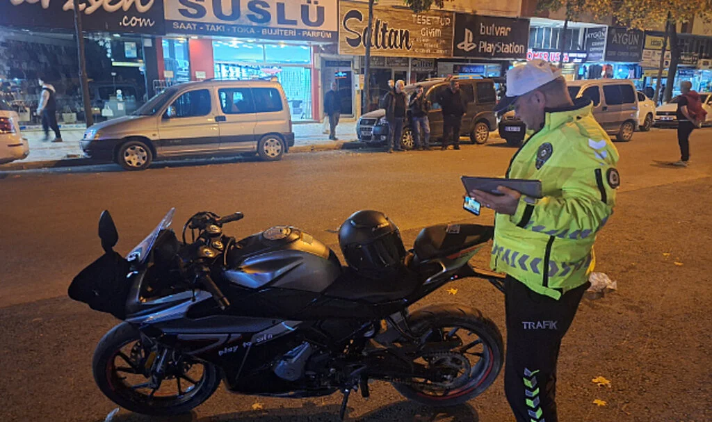 Bafra’da Motosiklet Kazası: 2 Kişi Yaralandı