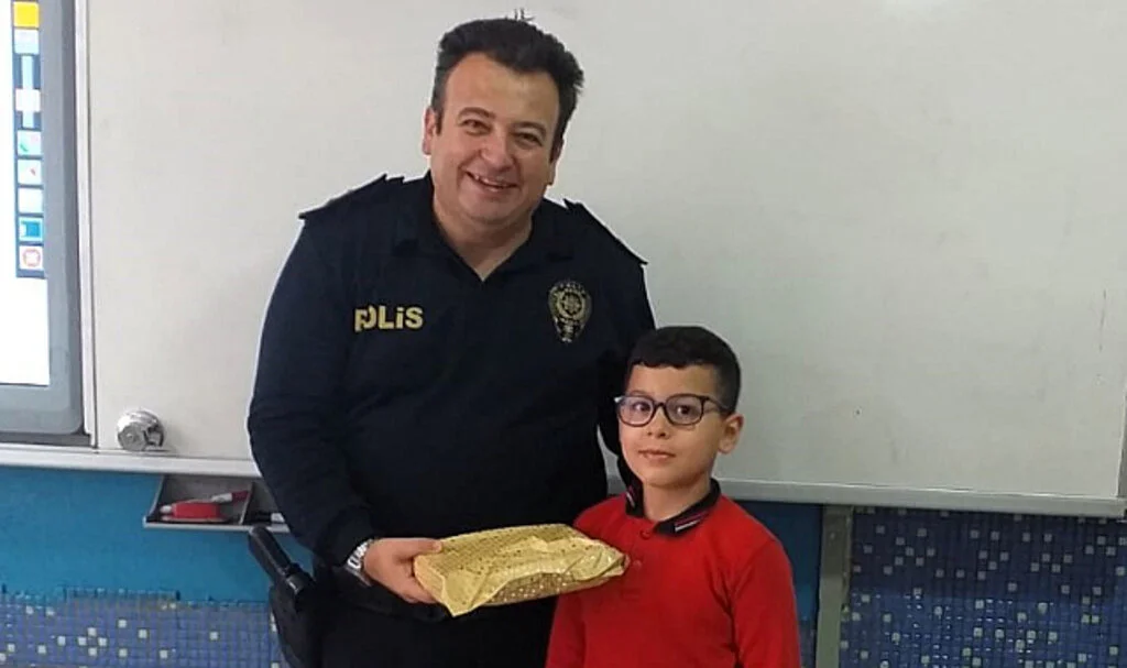 Bafra Emniyet Müdürü'nden Cumhuriyet Bayramı Jestine Anlamlı Ziyaret
