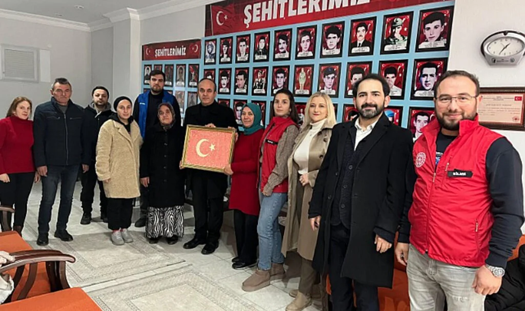 Bafra Gençlik Merkezinden şehit ailelerine ziyaret