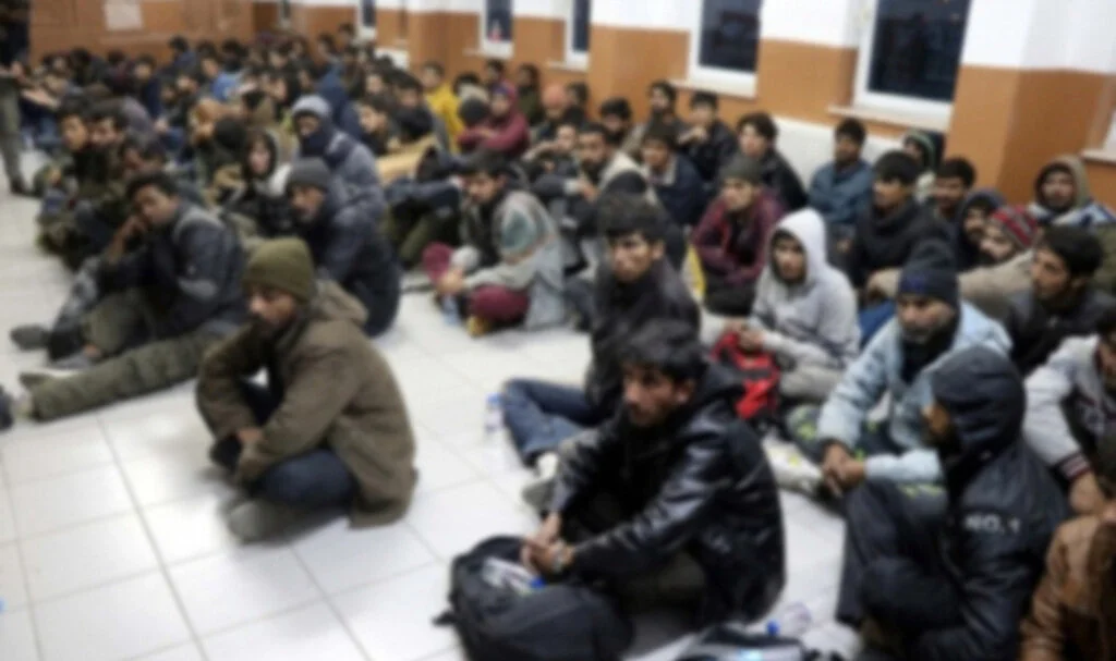 Bafra OSB'de Kaçak Çalışan Yabancılar Yakalandı