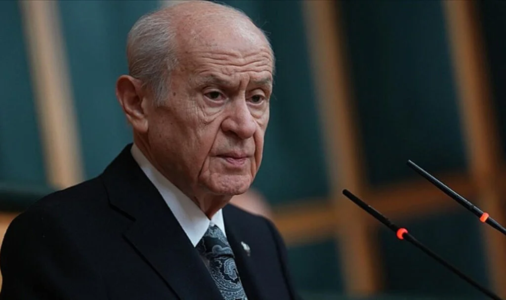 Bahçeli'den Çağrı: "Silah Seçenek Değil, Siyaset Hedefimizdir"