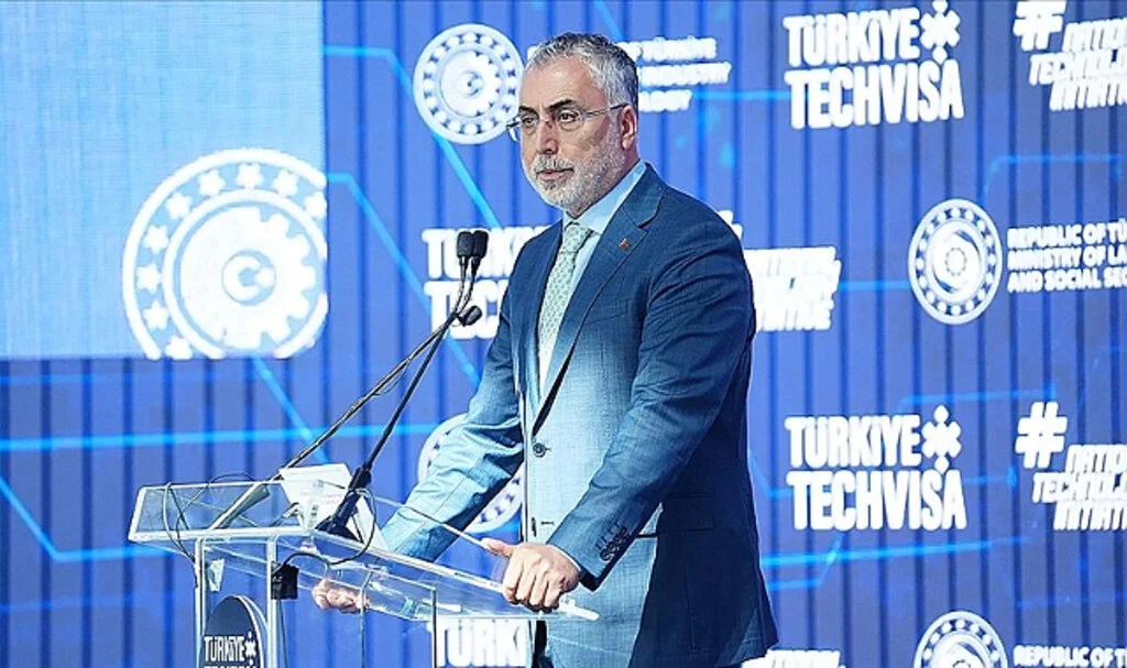 Bakan Işıkhan'dan Yabancı İş Gücü Düzenlemesi