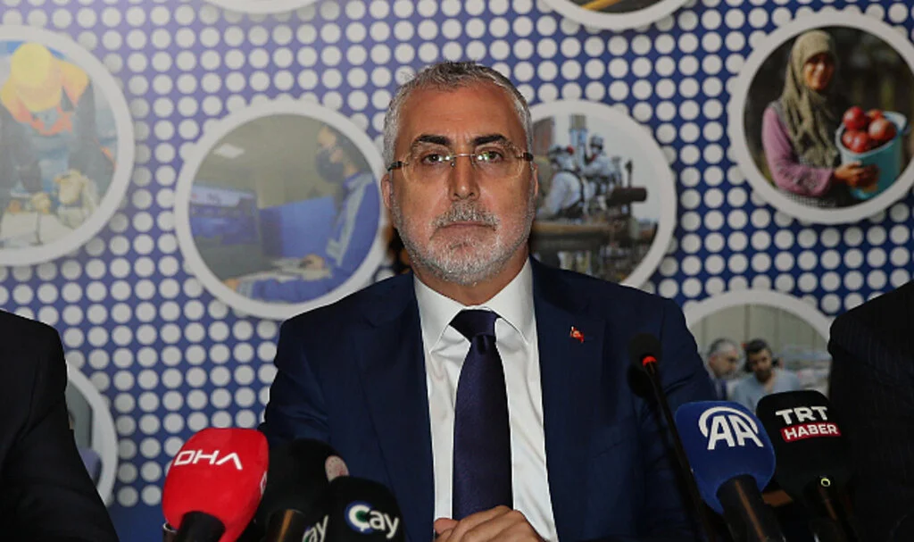Bakan Işıkhan: "Sosyal Güvenlikte Dünya Örneği Olduk"