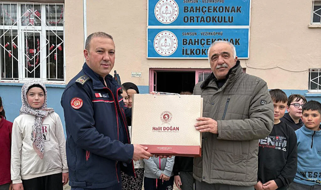 Başkan Halit Doğan’dan Vezirköprü’deki Öğretmenlere Jest