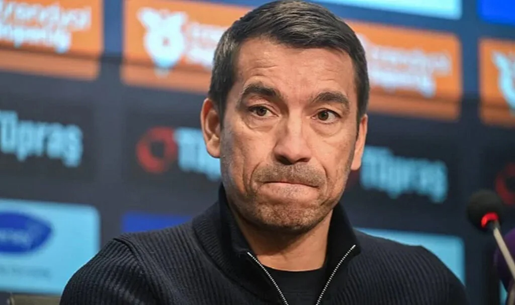 Beşiktaş, Van Bronckhorst ile Yollarını Ayırdı