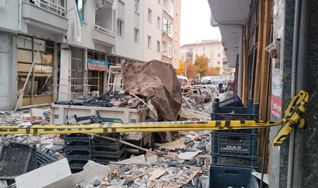 Çorum’da Patlamanın İzleri Siliniyor