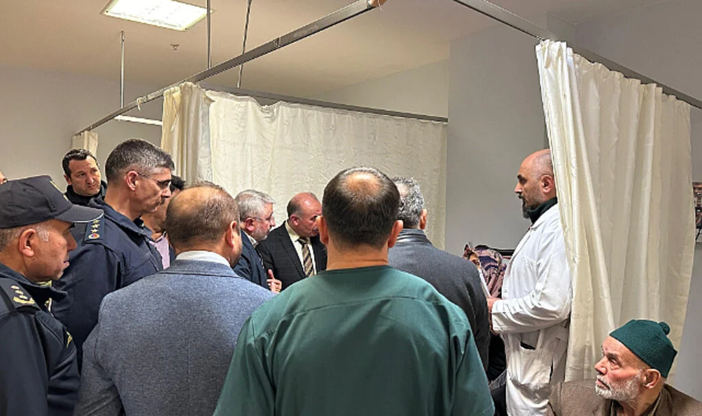 Çorum Valisi ve Belediye Başkanı Patlama Yaralılarını Ziyaret Etti