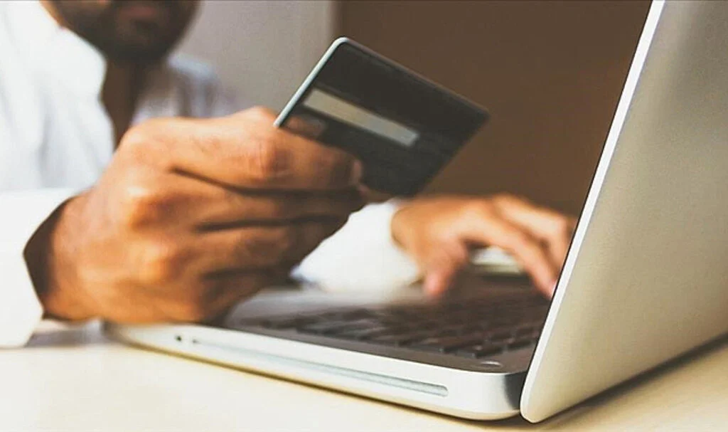 Elektronik Belgeler İçin Yeni Düzenleme: E-Arşiv ve E-Dekont Zorunluluğu