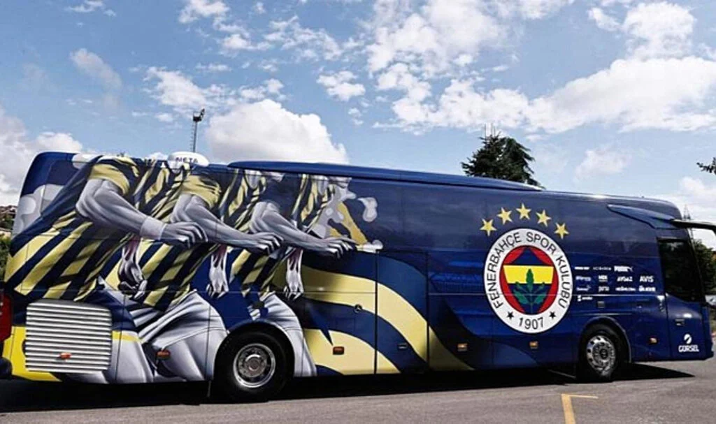 Fenerbahçe'nin Yeni Otobüsündeki Detay Dikkat Çekti