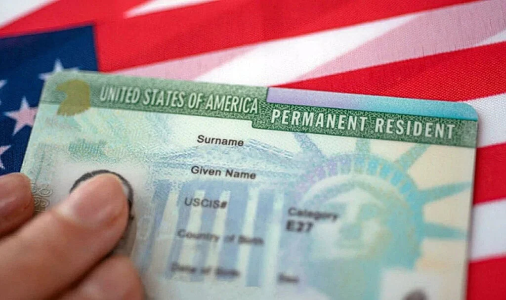 Form I-766 Rehberi: Çalışma İzni Belgesi (EAD) Almanın Yolları
