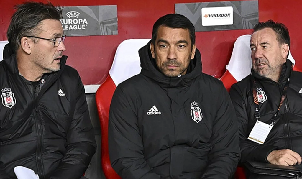 Giovanni van Bronckhorst’tan İstifa Açıklaması