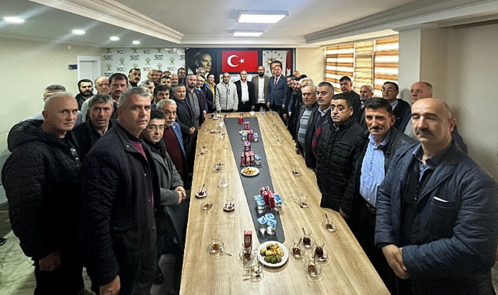 Havzalı muhtarlardan AK Parti Havza İlçe Başkanı Aziz Pekşen'e ziyaret