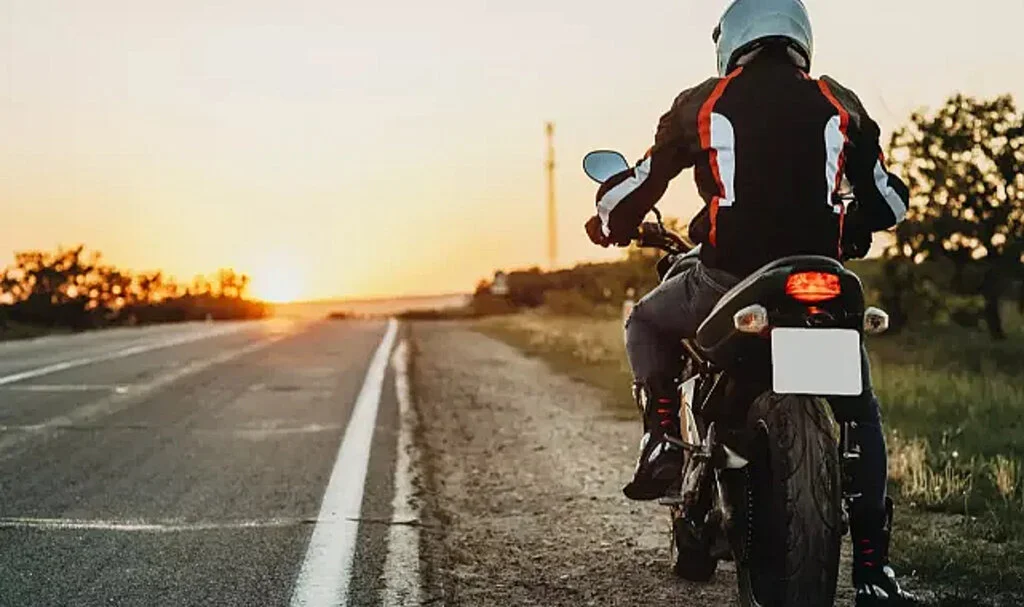 Kask takmak artık yeterli olmayacak! Motorculara yeni 'kıyafet' şartı geliyor