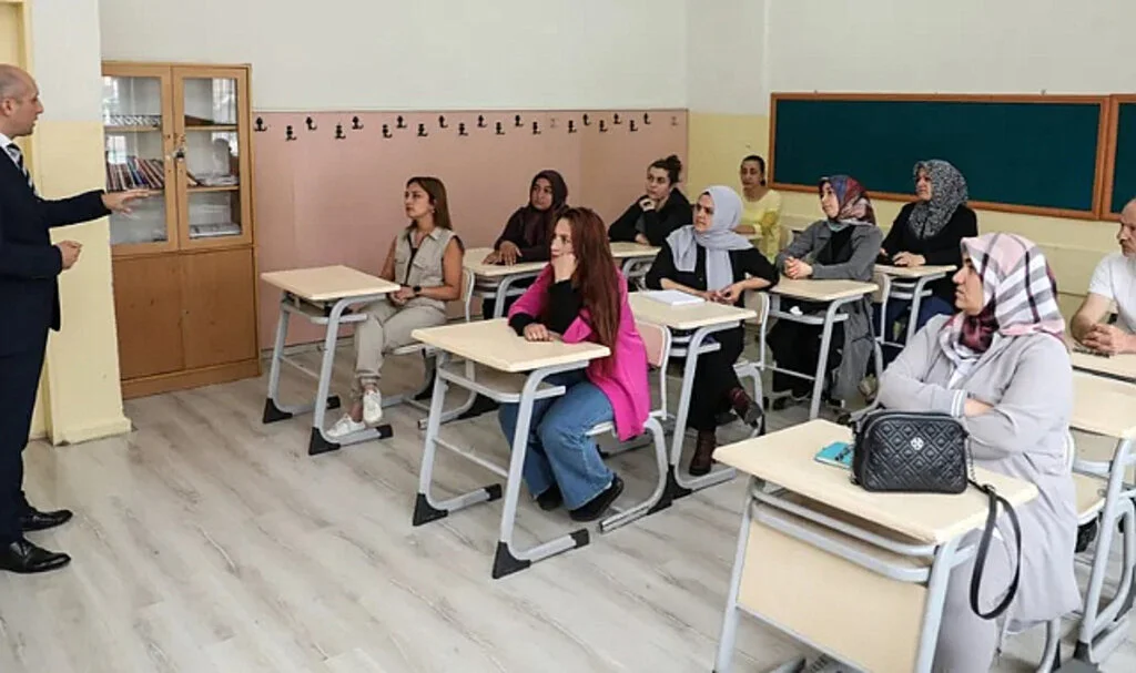 MEB'den Velilere Maarif Modeli Ebeveyn Okulu