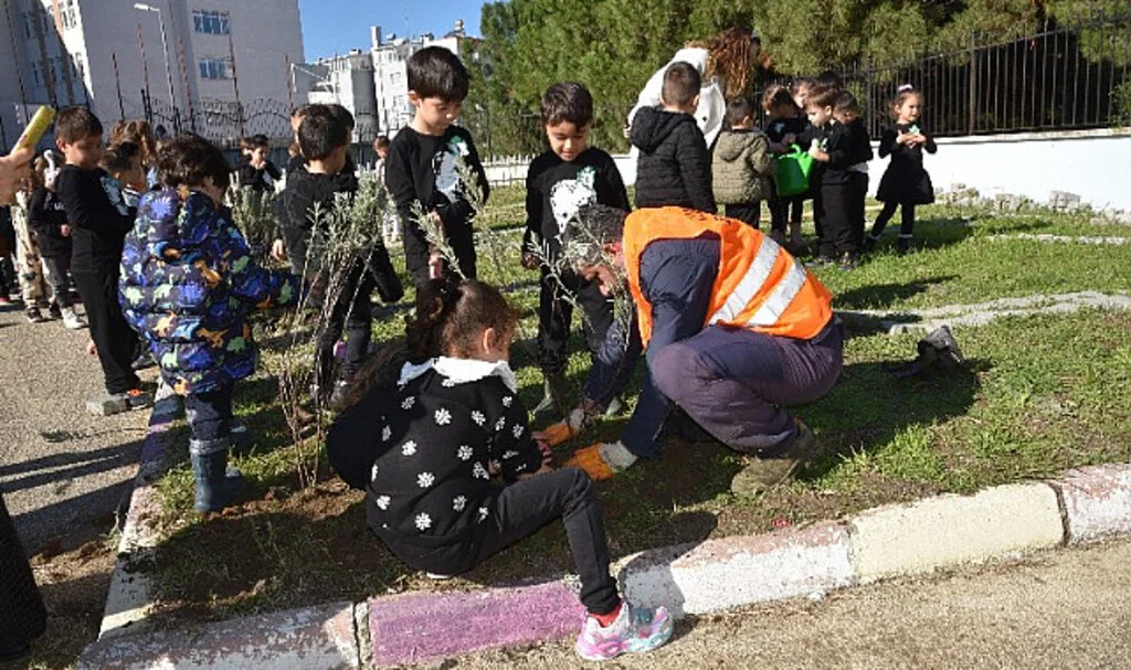 Miniklerden Atatürk’e Anlamlı Anma: Fidan Dikme Etkinliği