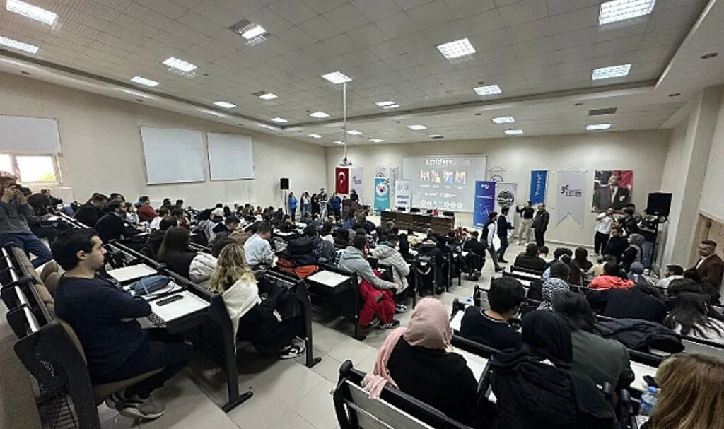 OMÜ'de "İletişimde Kurumsallık" Konferansı Düzenlendi