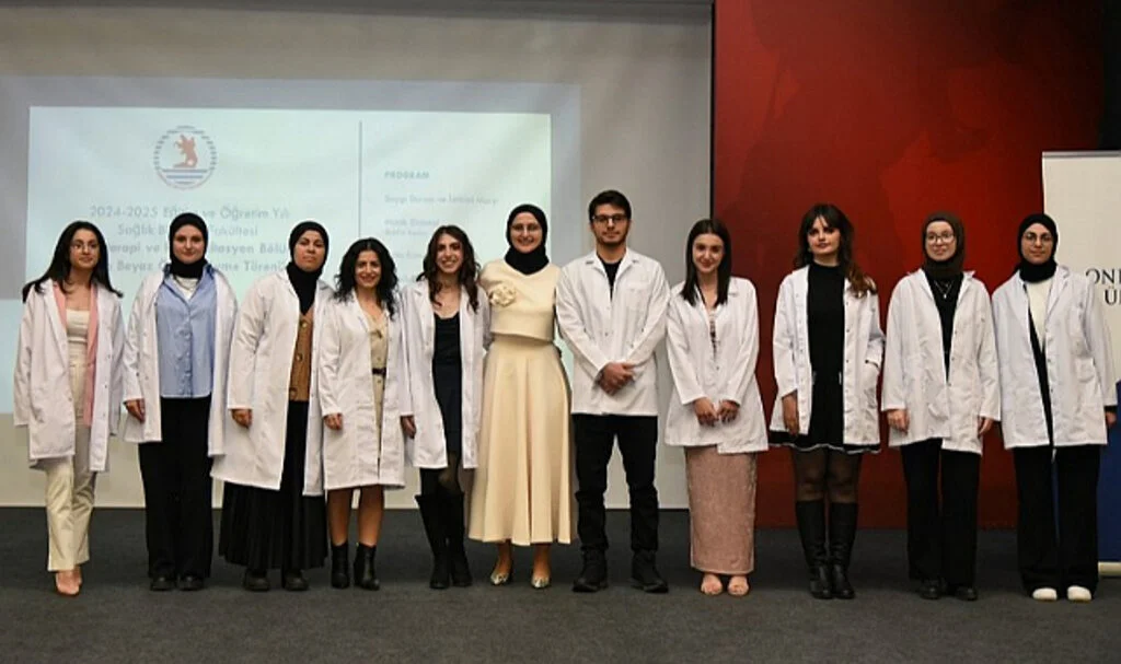 OMÜ Fizyoterapi Öğrencileri Beyaz Önlük Giyme Heyecanı Yaşadı