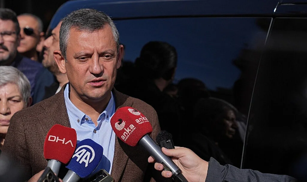 Özgür Özel: "CHP'de Tartışmaları Bırakın, İşimize Bakalım"