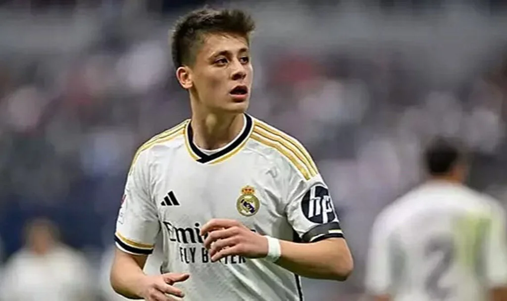 Real Madrid’in Genç Yıldızı Arda Güler’e Büyük Şans