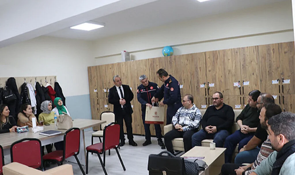 Samsun Büyükşehir’den Öğretmenlere Özel Kutlama
