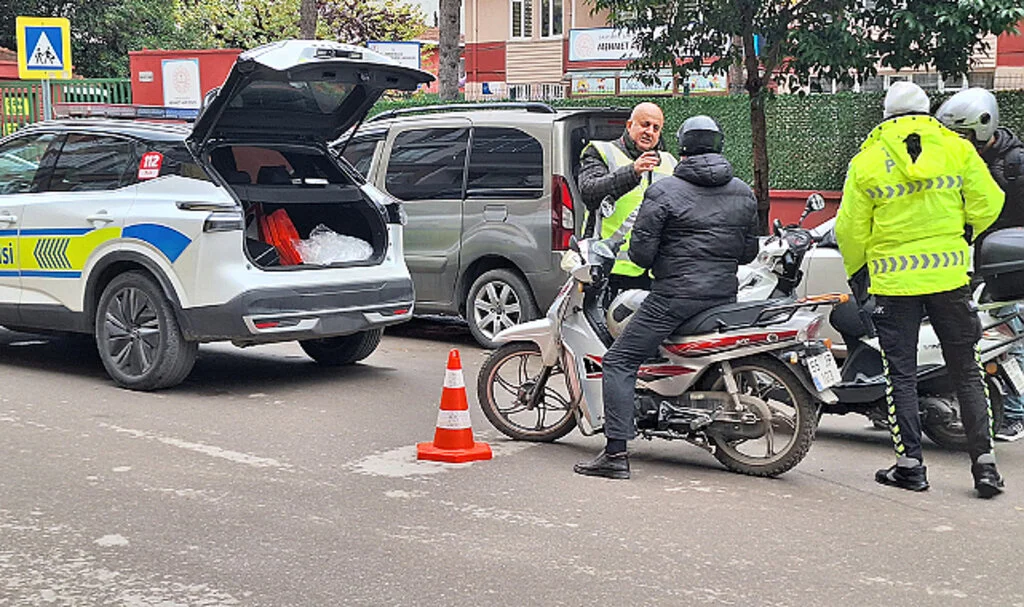 Samsun'da Motosiklet Denetimi: Kasksız Sürücülere Ceza