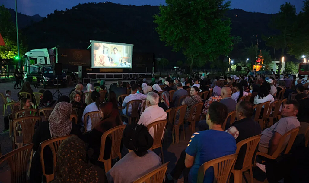 Samsun'dan 'Gezen Sinema' geçti