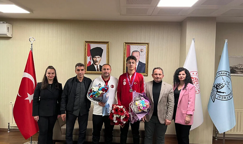Samsunlu Sporcu Dünya Gymnasiade'de Gümüş Madalya Kazandı