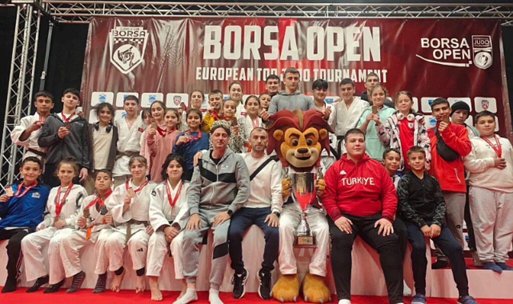 Samsunspor Judo Takımı, Borsa Open Turnuvasında 20 Madalya Kazandı