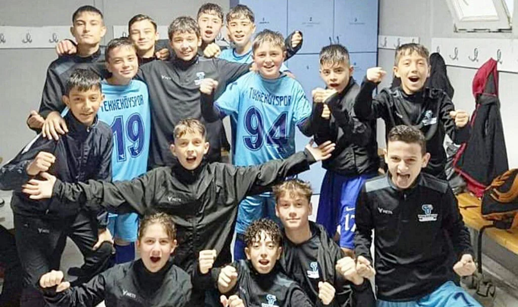 Tekkeköy 'Elit Lig'e yükseldi