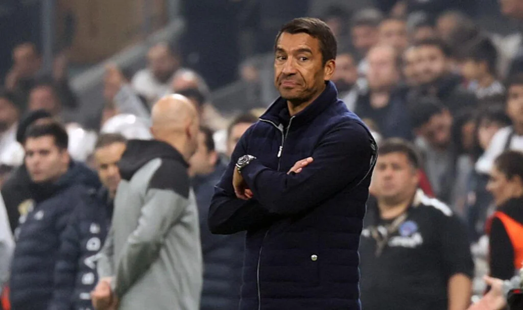 Van Bronckhorst: "Beşiktaş'ı İlk Kez Böyle Gördüm"