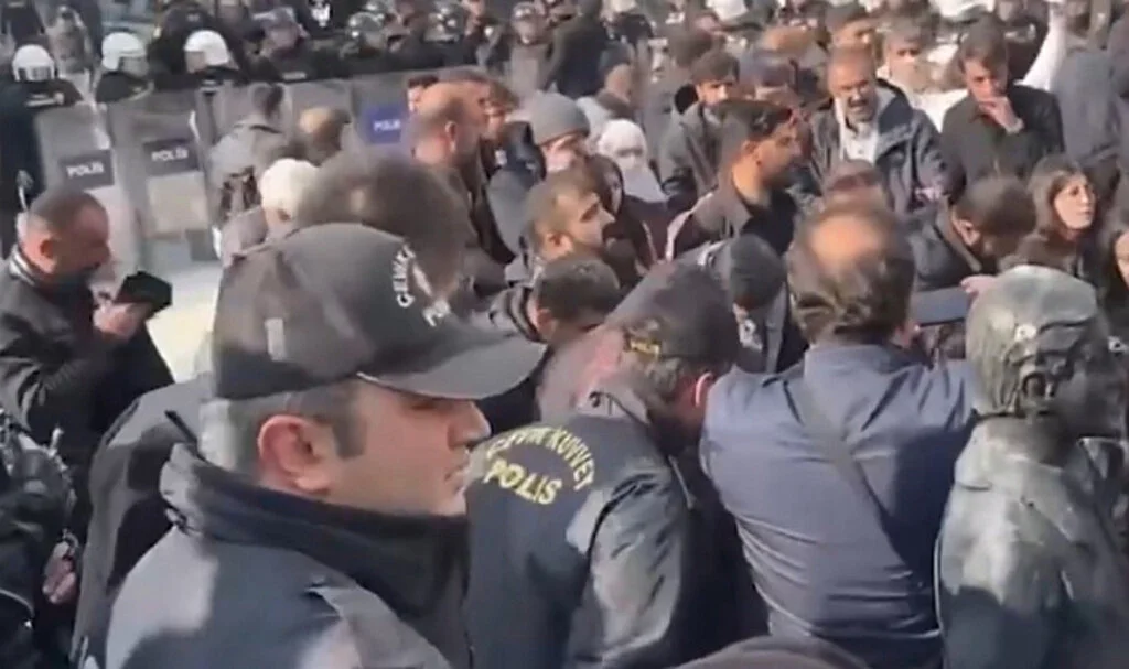 Van'da kayyum gerginliği! Çok sayıda gözaltı var