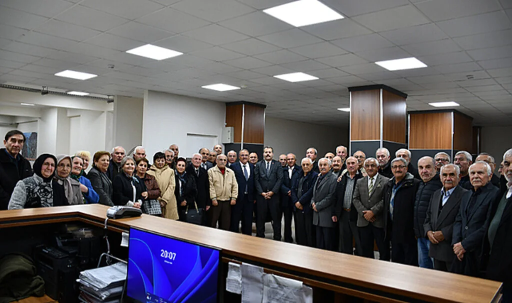 Vezirköprü'de Emekli Öğretmenlere Özel Kutlama