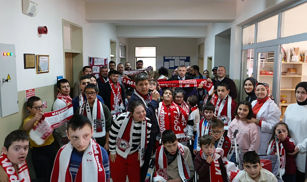 1965 Samsunspor Derneği’nden Özel Öğrencilere Destek