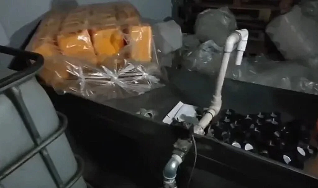 81 İlde Sahte Alkol Operasyonu: 136 Bin Litre Ele Geçirildi