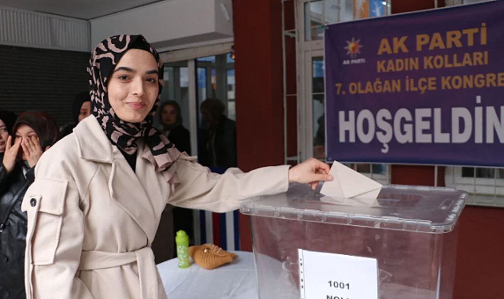 AK Parti Havza Kadın Kolları’na Yeni Başkan: Sena Deniz