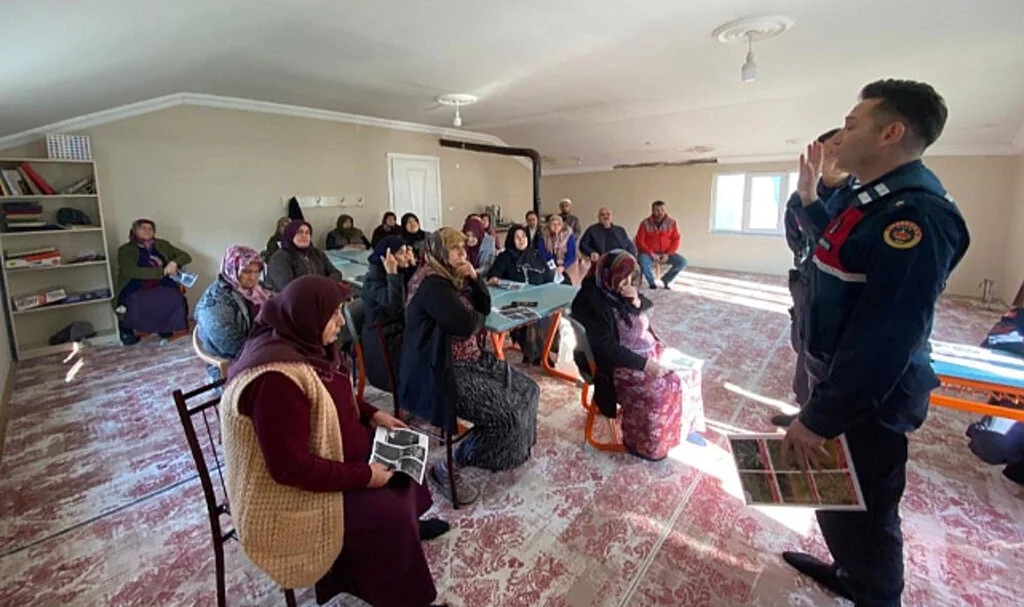 Alaçam’da Annelere Narkotik Eğitimi Verildi