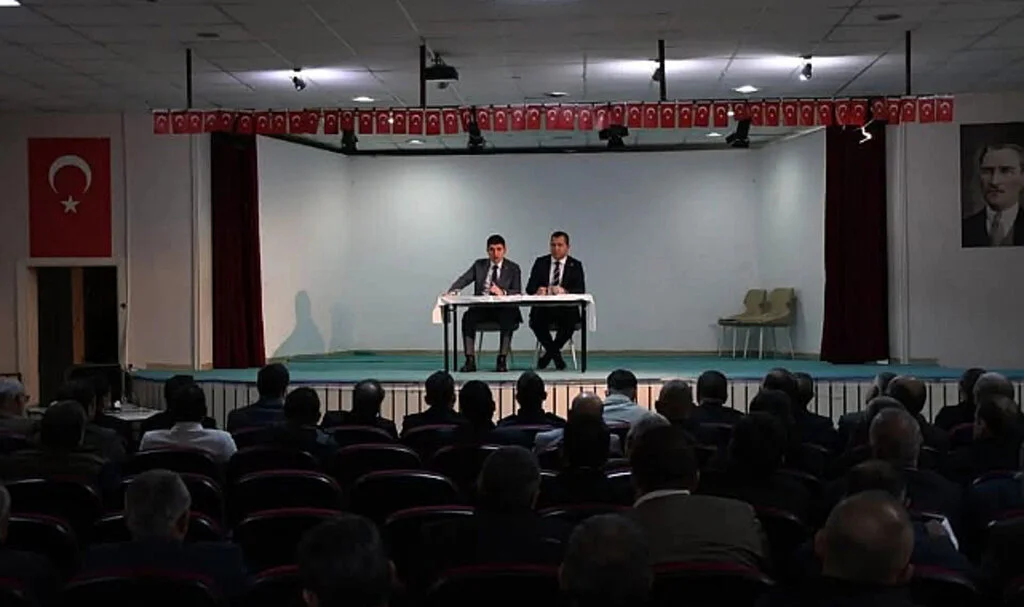 Alaçam'da muhtarlar toplantısı yapıldı