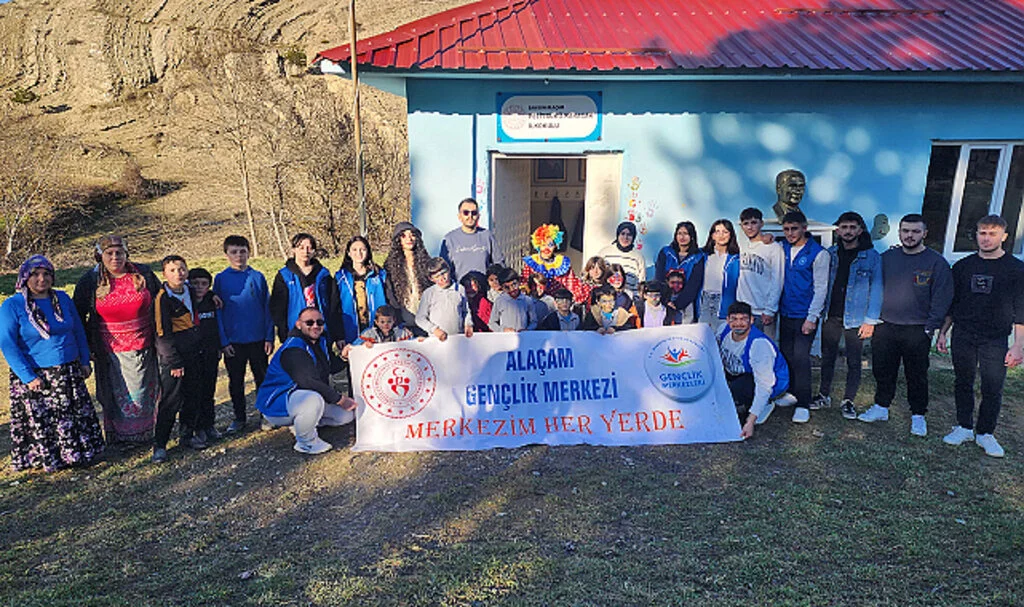 Alaçam’da Üniversiteli Gönüllülerden İlkokul Öğrencilerine Etkinlik