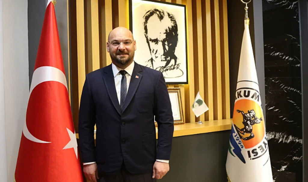 Atakum Belediye Başkanı Serhat Türkel: Cumhuriyet rehberimiz