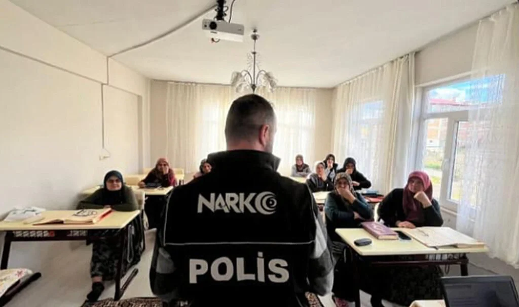 Atakum’da Uyuşturucuyla Mücadeleye Büyük Katılım: 2417 Kişi Bilgilendirildi