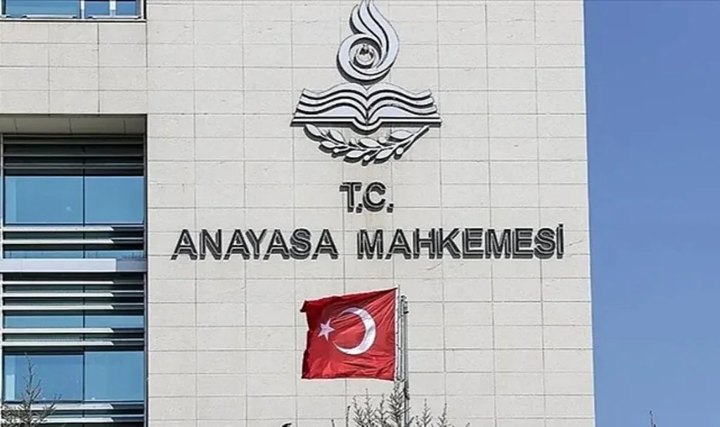 AYM'den Kanuni Faiz Kararı: Resmi Gazete'de Yayımlandı